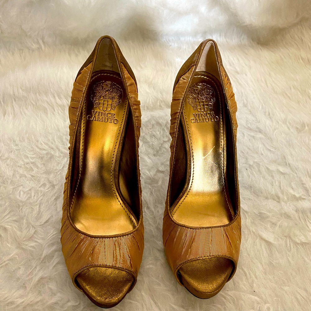 Beautiful, Bronze Vince Camuto Peep Toe Pumps